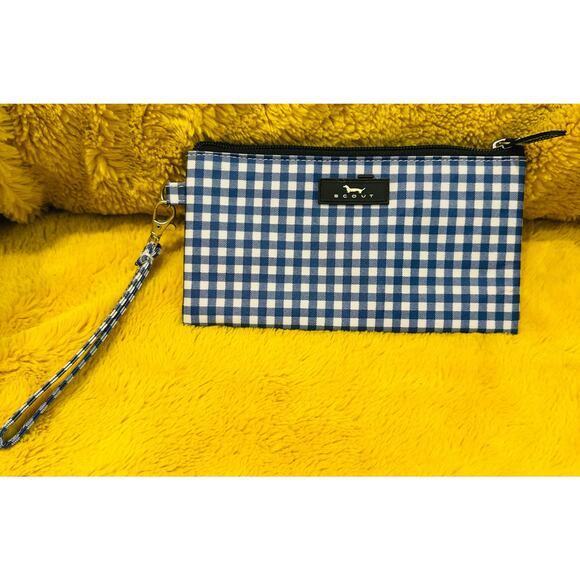 SCOUT Bags Kelly Wristlet in a blue and white gingham pattern designer classic - Picture 1 of 5